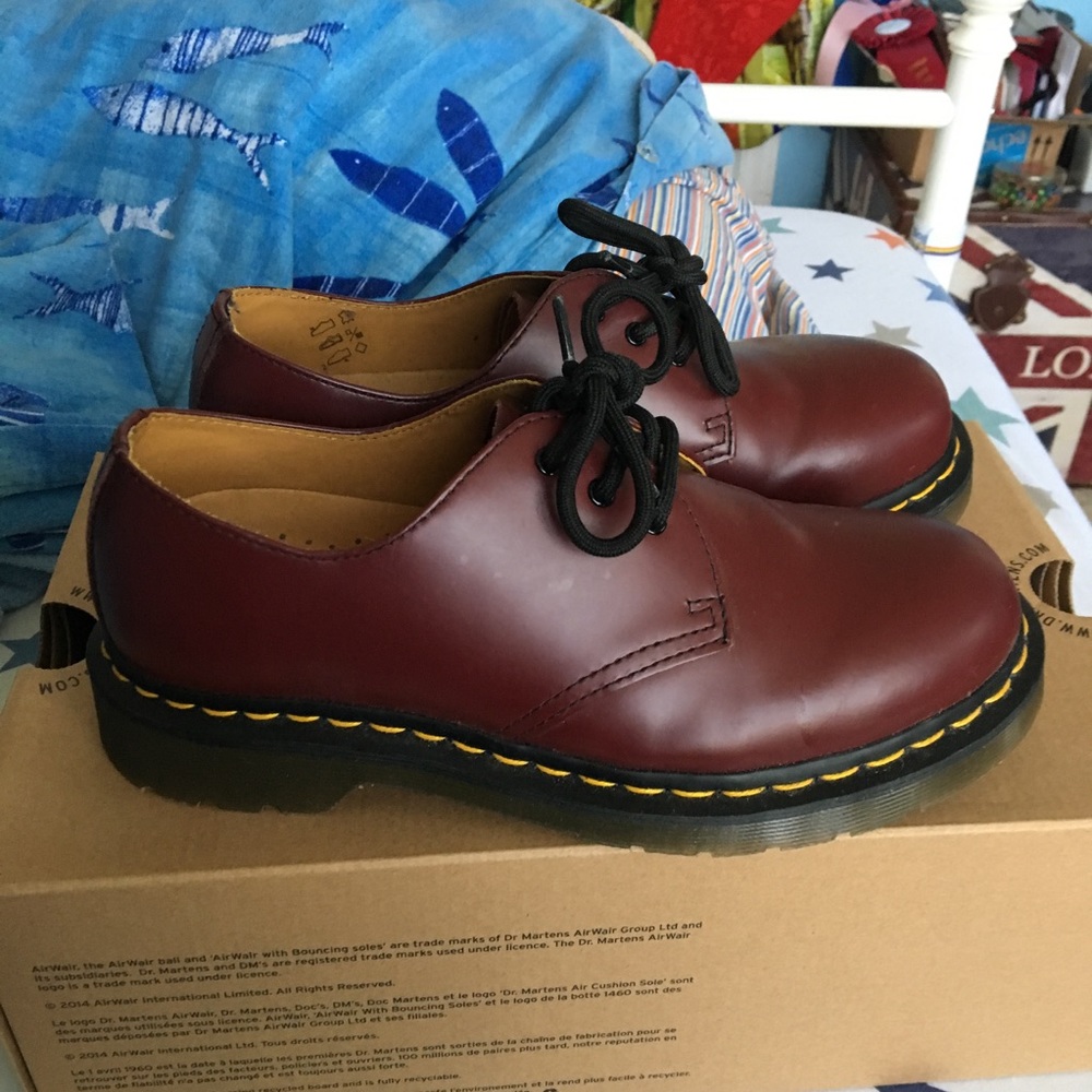 Dr marten low top red shoes never worn size 7